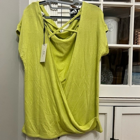 Halston Open-Back Short Sleeve Blouse Lime Green 
Size 2X NEW H by Halston - Picture 3 of 4